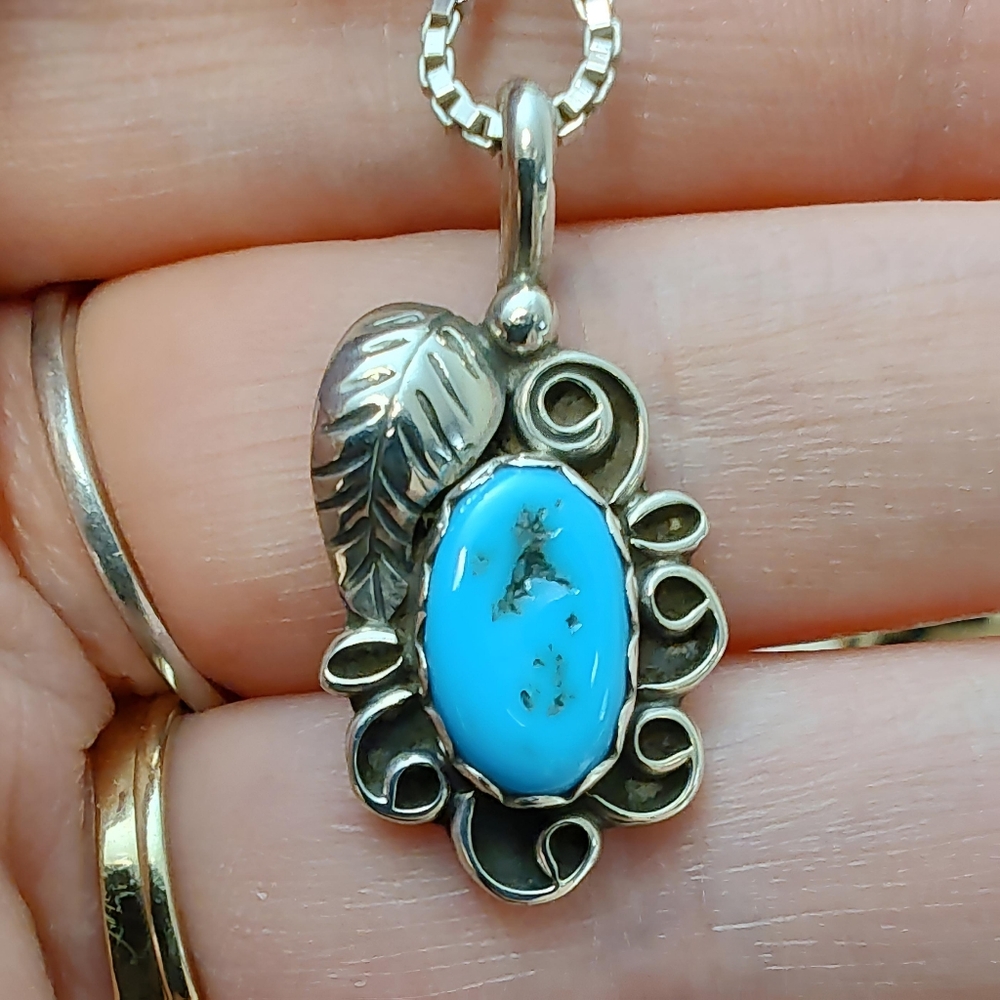 NAVAJO Artist BVL Sterling Silver Floral Leaf Turquoise Pendant Necklace - Picture 4 of 11